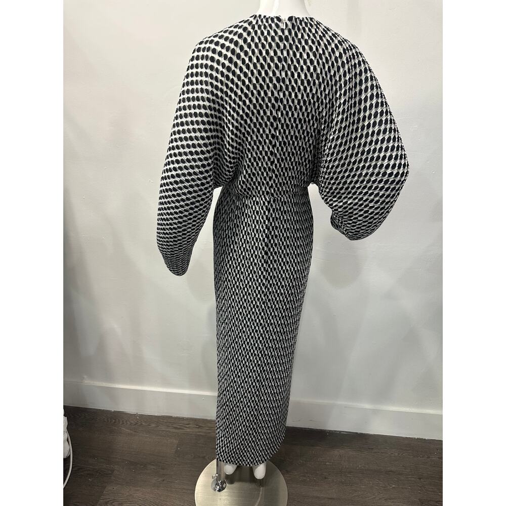 Solace London Black White Mirabelle Geometric Long Sleeves Maxi Dress Size 2 - Picture 3 of 7